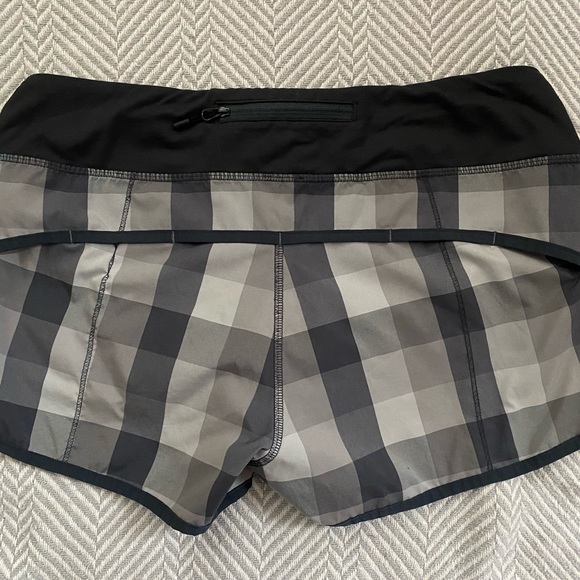 Lululemon speed up shorts - Picture 2 of 7